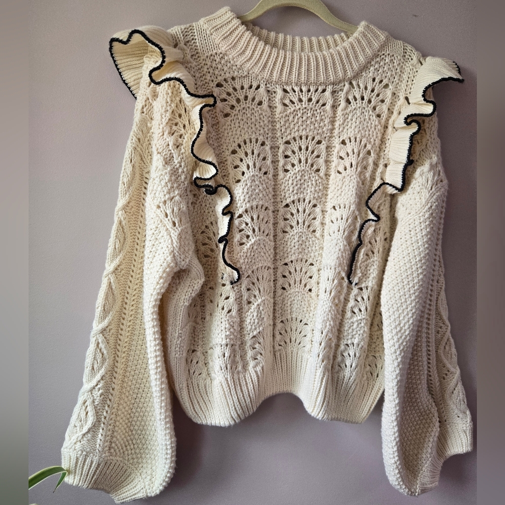 En Saison Coquette Ivory Ruffle Open Knit Shell Sweater Size Medium